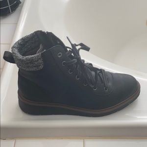 Dr. Scholl’s LITTLE WILD BOOTIE